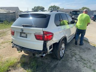 2012 BMW X5 - Exterior Rear Right Corner Image